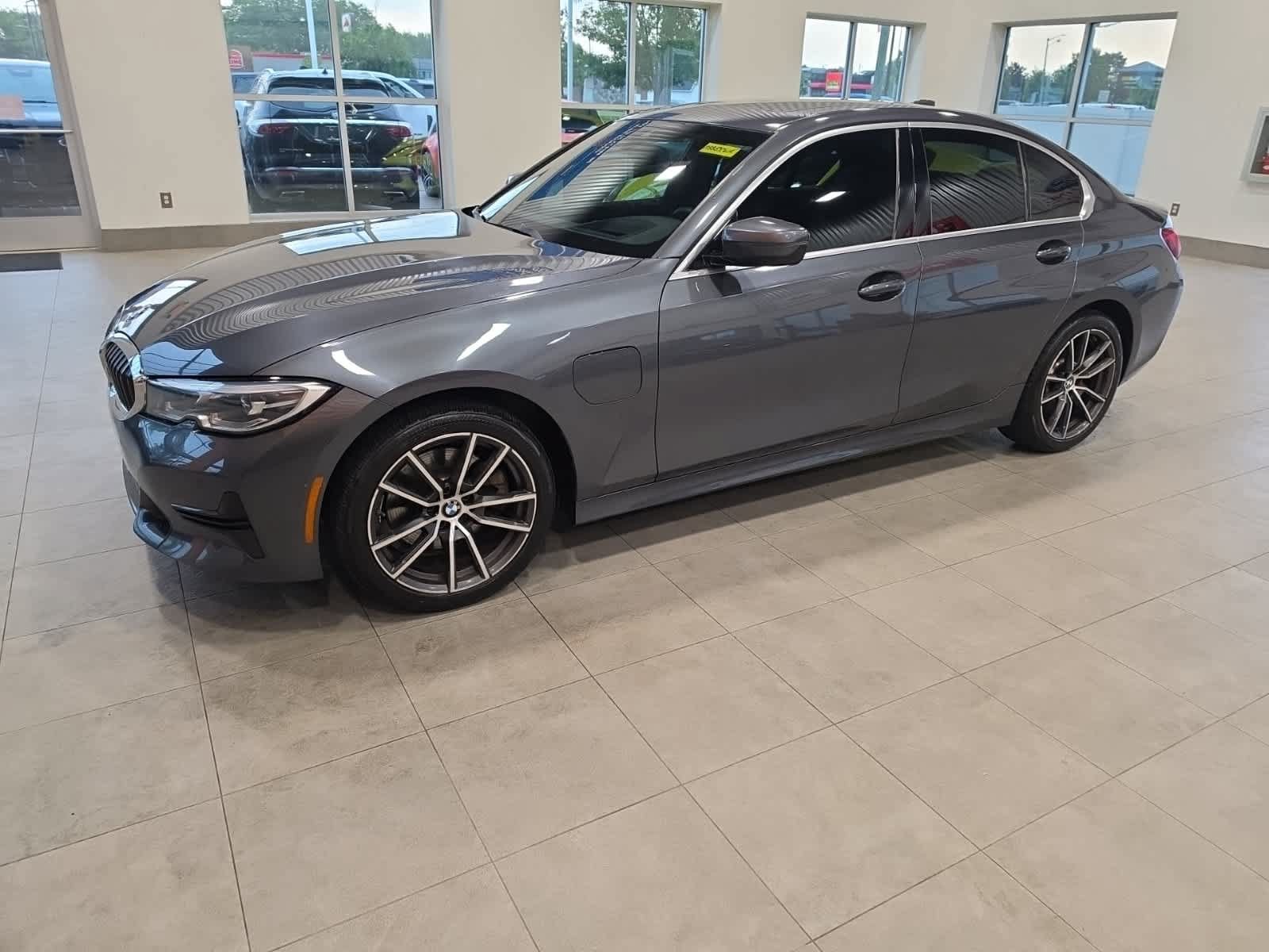 Used 2021 BMW 330e xDrive w/ Premium Package AWD/4WD image 13