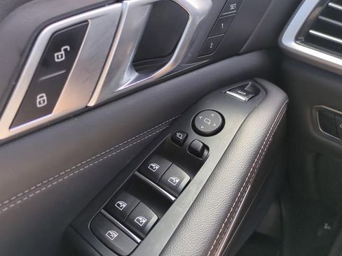 Used 2022 BMW X5 sDrive40i w/ Premium Package RWD image 28