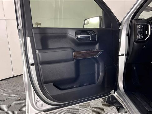 Used 2020 GMC Sierra 1500 SLE w/ SLE Value Package image 21