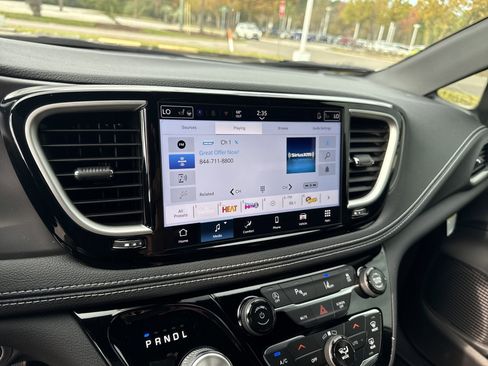 New 2026 Chrysler Pacifica Select w/ S Appearance Package image 25