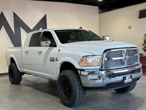 Used 2015 RAM 2500 Laramie AWD/4WD image 2