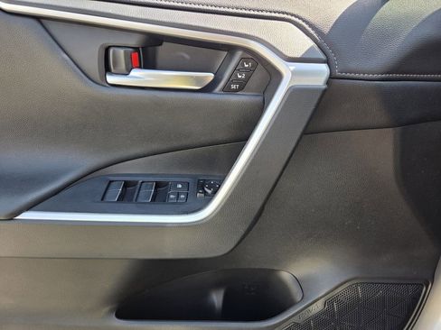 Used 2021 Toyota RAV4 Limited FWD image 27