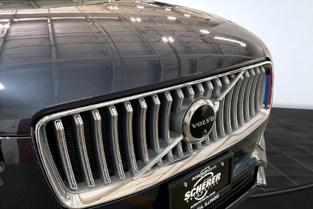 Certified 2025 Volvo XC90 T8 Plus w/ Protection Package Premier AWD/4WD image 32