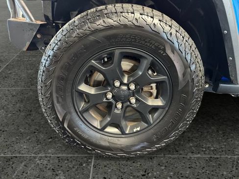 Used 2022 Jeep Gladiator Sport AWD/4WD image 28