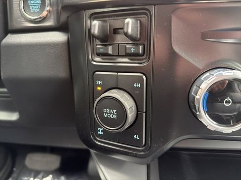 New 2026 Ford F250 Lariat w/ Black Appearance Package image 17