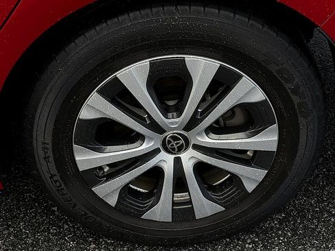 Used 2020 Toyota Prius Prime XLE image 7