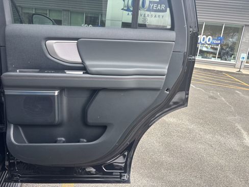 Used 2025 Ford Expedition Active image 54