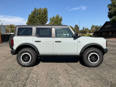 Certified 2024 Ford Bronco Black Diamond w/ Sasquatch Package image 7