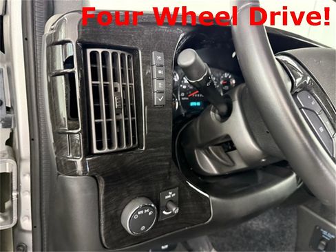 New 2024 Chevrolet Express 2500 Extended image 19