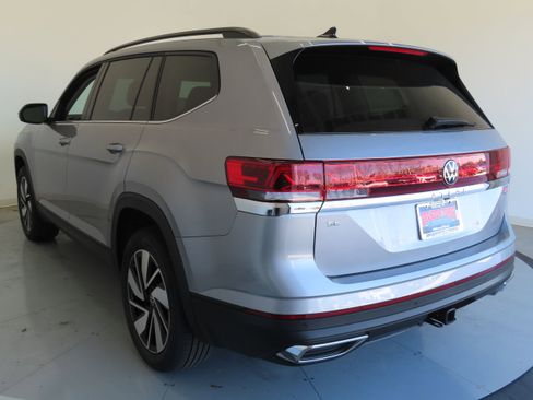 New 2025 Volkswagen Atlas SE image 7