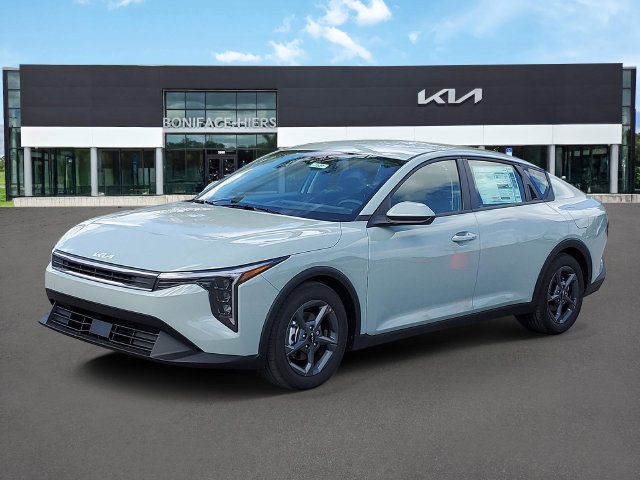 Used 2026 Kia K4 FWD image 2