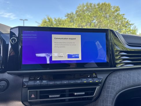 Used 2025 Toyota Camry XLE FWD image 19