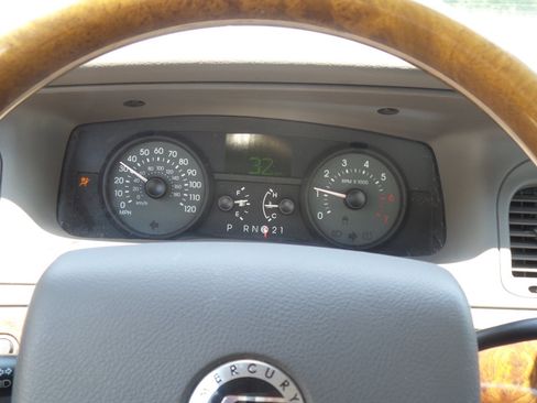 Used 2006 Mercury Grand Marquis LS image 28