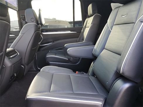 Certified 2025 Cadillac Escalade ESV Sport w/ Touring Package image 26