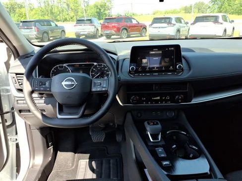 New 2026 Nissan Rogue SV FWD image 9