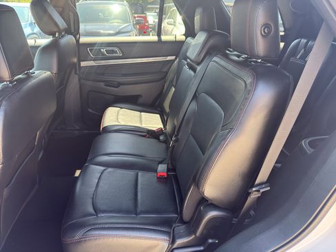 Used 2019 Ford Explorer Sport AWD/4WD image 12