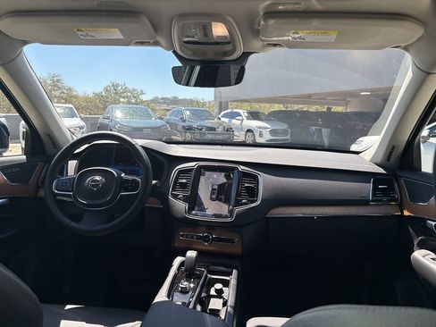 Used 2025 Volvo XC90 B5 Plus w/ Protection Package Premier image 19