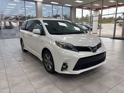 Used 2019 Toyota Sienna SE