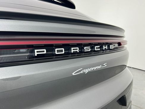 Certified 2024 Porsche Cayenne S AWD/4WD image 12