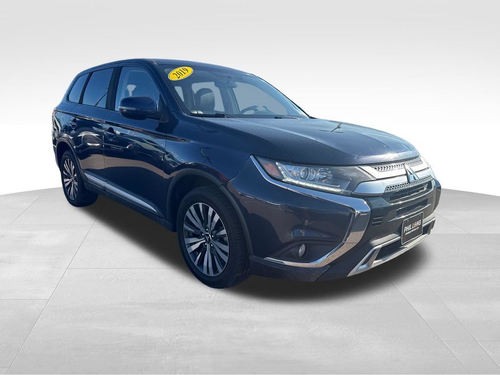 Used 2019 Mitsubishi Outlander AWD image 1