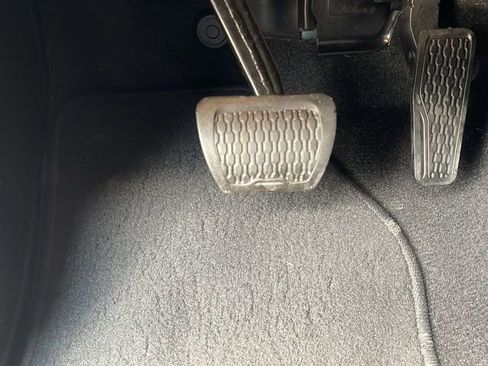 Used 2021 Jeep Wrangler Unlimited Sahara w/ Dual Top Group image 17