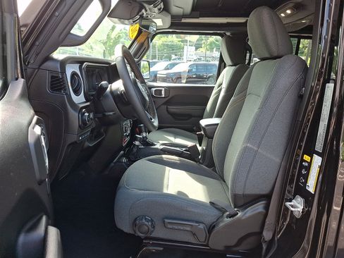 Used 2024 Jeep Wrangler Unlimited AWD/4WD image 13