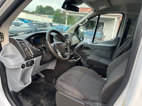 Used 2018 Ford Transit 250 130 Low Roof w/ Exterior Upgrade Package RWD image 12