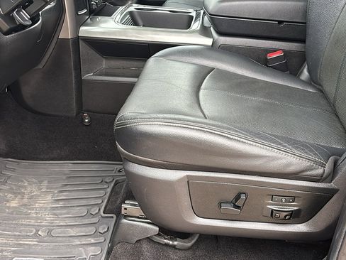 Used 2018 RAM 2500 Laramie w/ Sport Appearance Group image 24