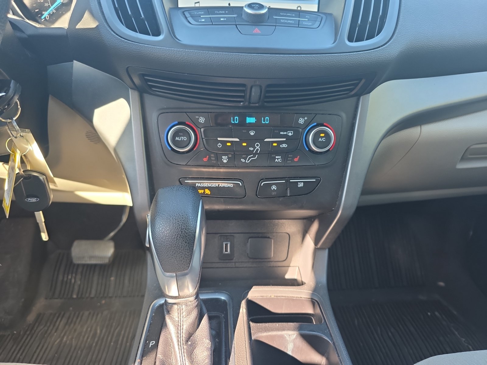 Used 2018 Ford Escape SE w/ SE Sync 3 Package FWD image 12