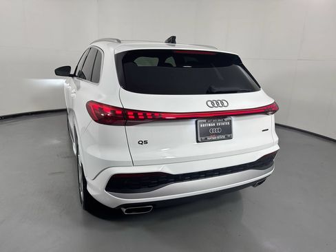 Used 2025 Audi Q5 Premium Plus w/ Premium Plus AWD/4WD image 5