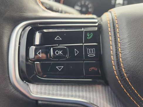 Used 2022 Jeep Grand Wagoneer Series III image 32