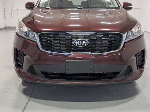 Used 2019 Kia Sorento LX image 2