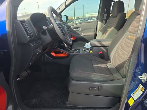 Used 2022 Nissan Frontier PRO-4X image 12