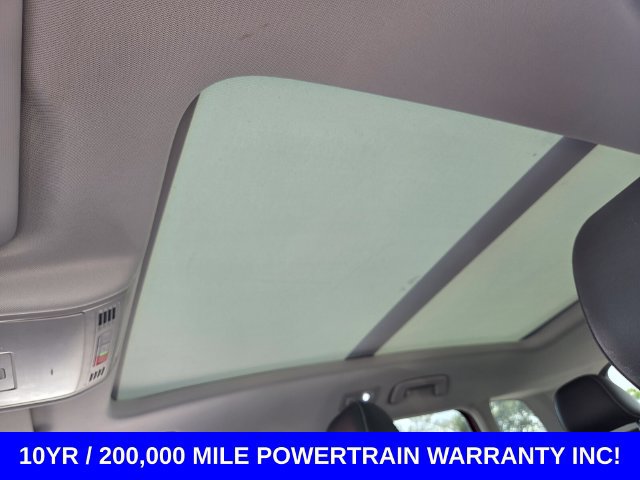Used 2023 Volkswagen Taos SE w/ Panoramic Sunroof Package FWD image 20