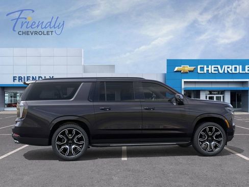 New 2026 Chevrolet Suburban RST w/ RST Capability Package AWD/4WD image 16