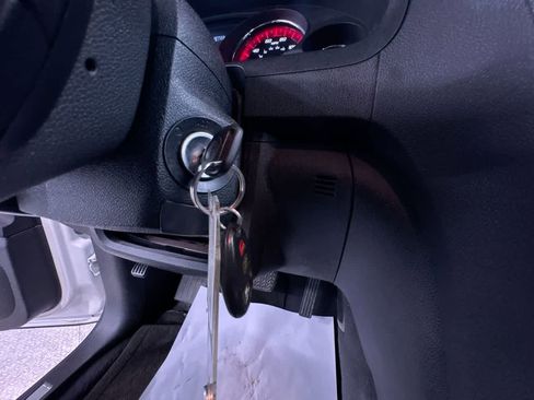 Used 2010 GMC Acadia SLT image 17