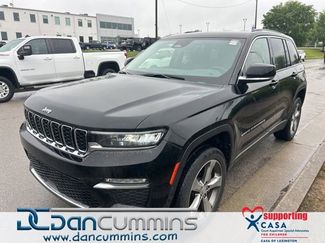 Used 2022 Jeep Grand Cherokee Limited AWD/4WD video 1