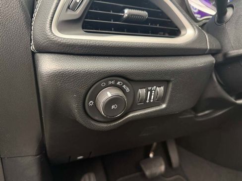 New 2026 Chrysler Pacifica Select image 28