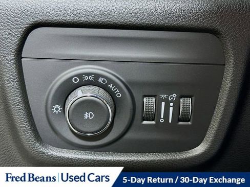 Used 2024 Jeep Grand Cherokee Limited w/ Black Appearance Package image 9