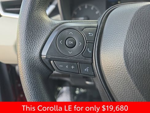 Used 2025 Toyota Corolla LE image 22