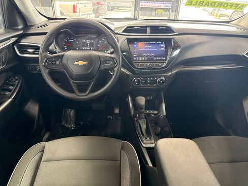 Used 2023 Chevrolet TrailBlazer LT w/ Convenience Package AWD/4WD image 12