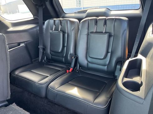 Used 2017 Ford Explorer Limited image 14