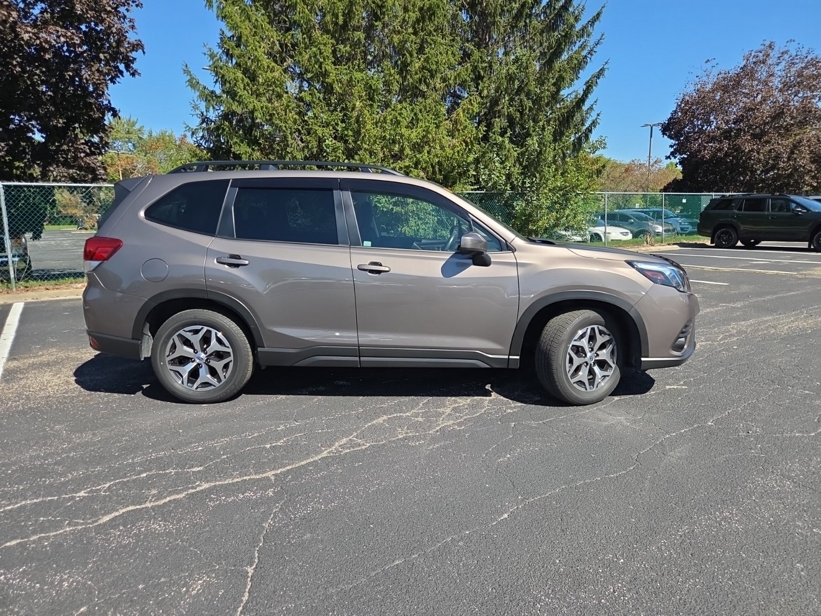 Used 2022 Subaru Forester Premium AWD/4WD image 2