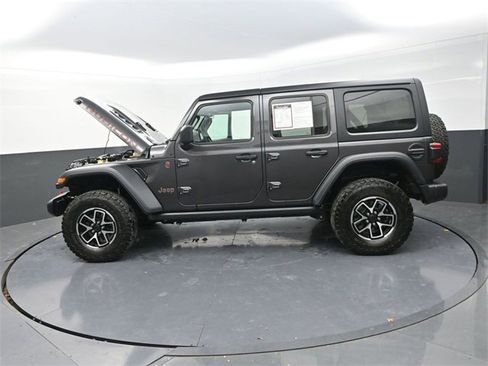 Used 2024 Jeep Wrangler Unlimited Rubicon w/ Convenience Group image 28