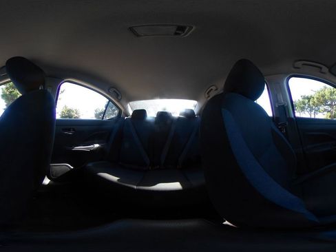 Used 2025 Nissan Versa SV image 38