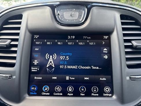 Used 2020 Chrysler 300 S w/ Safetytec Plus Group RWD image 26