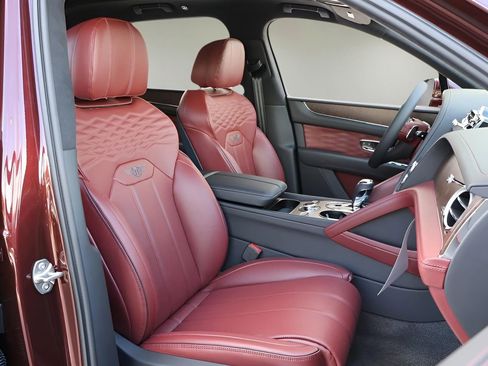 New 2025 Bentley Bentayga image 22