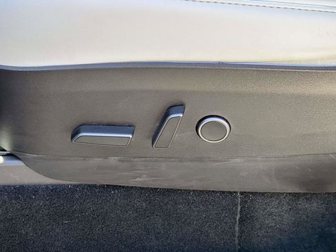 Used 2022 Tesla Model Y Performance AWD/4WD image 15