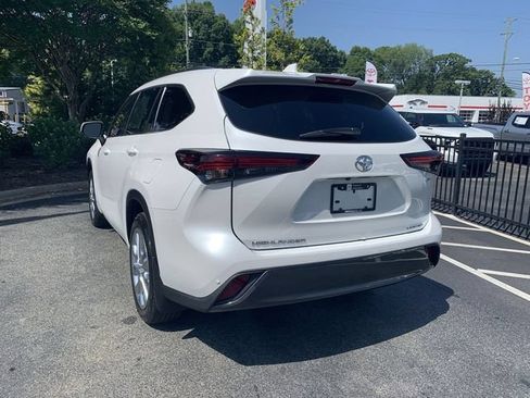 Used 2025 Toyota Highlander Limited AWD/4WD image 6