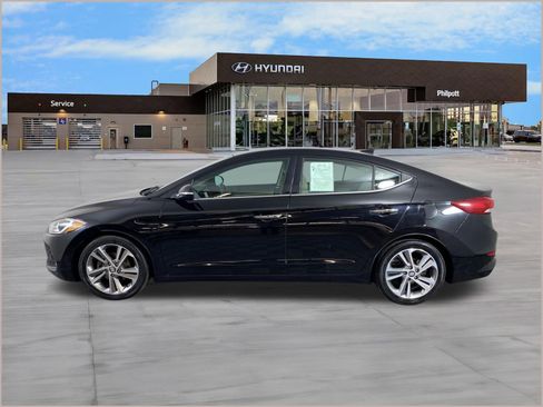Used 2017 Hyundai Elantra Limited image 2